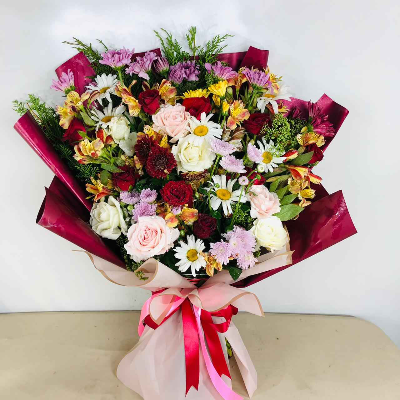 Magnificent Opulence Supreme Grandeur - Palatial Flower Delivery Sri Lanka