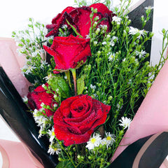 Royal Red Rose Bouquet - Luxurious Flower Delivery Sri Lanka