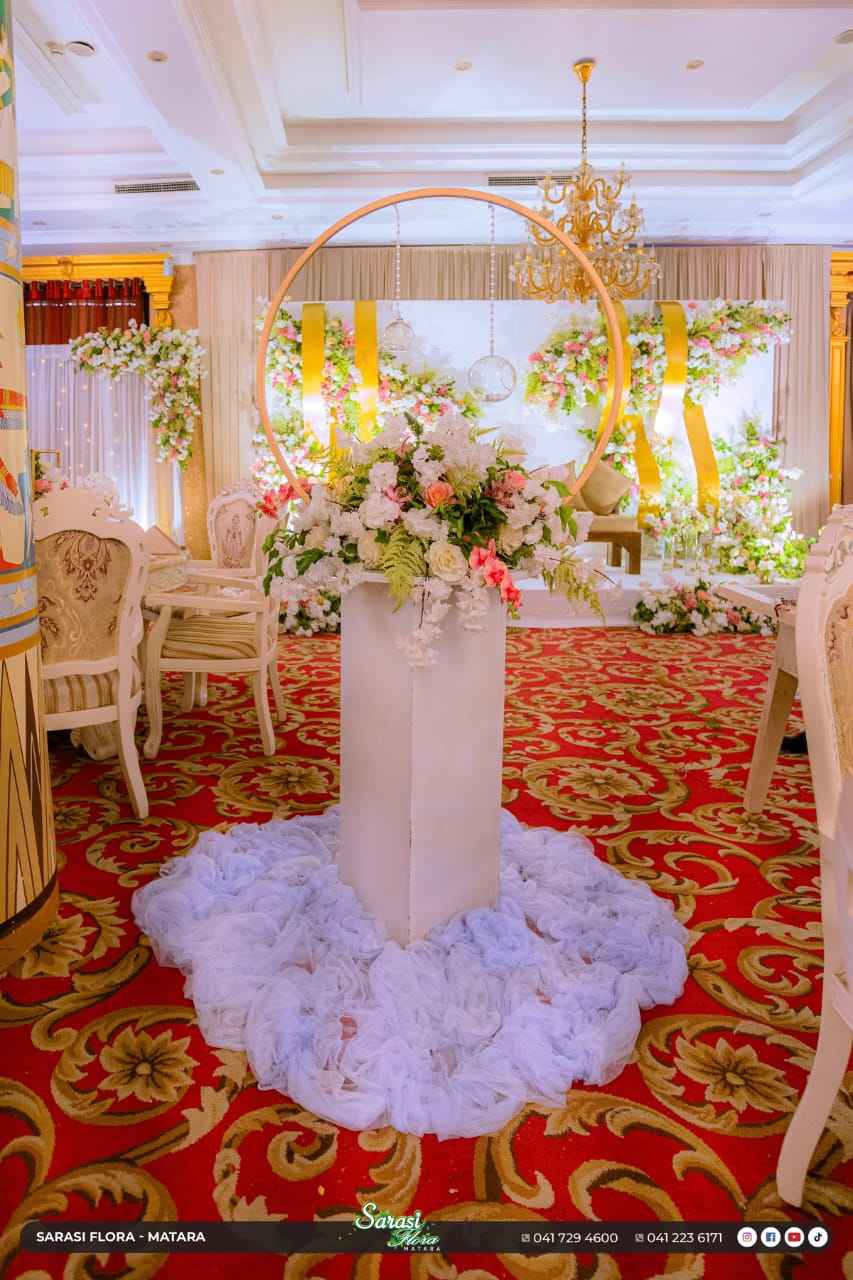 White Pink & Gold Oil Lamp Decoration - Romantic Wedding Lighting Sri Lanka